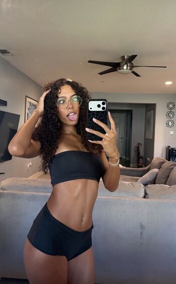 Full leaked Ttahlula private onlyfans photo