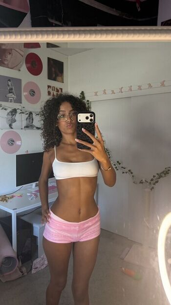 Full leaked Ttahlula private onlyfans photo