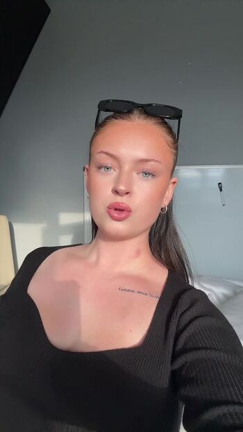 Ttayallyles [Nudes]