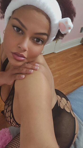 Full leaked Ttoxicabellaca private onlyfans photo