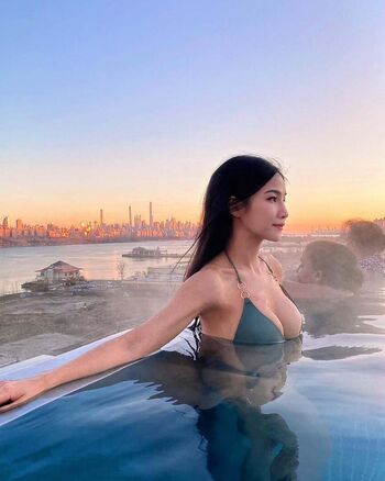 Full leaked Tu page private onlyfans photo