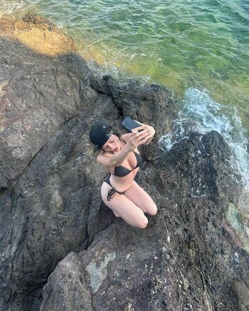Full leaked Tui caro lister page private onlyfans photo