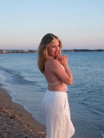 Full leaked Turkish girls page private onlyfans photo
