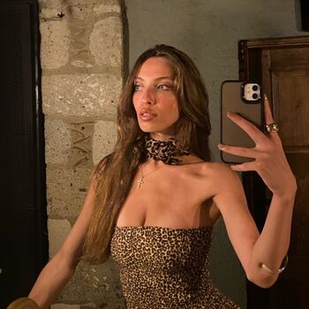 Full leaked Turkish girls private onlyfans photo