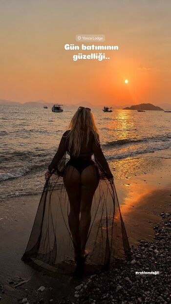 Full leaked Turkish girls page private onlyfans photo