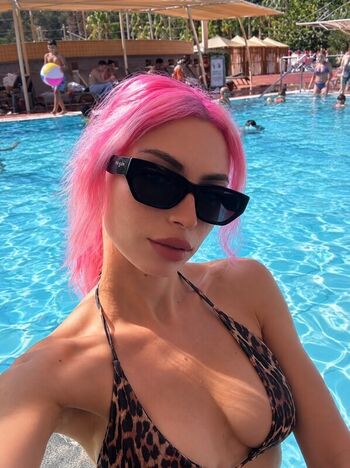 Full leaked Turkish girls private onlyfans photo