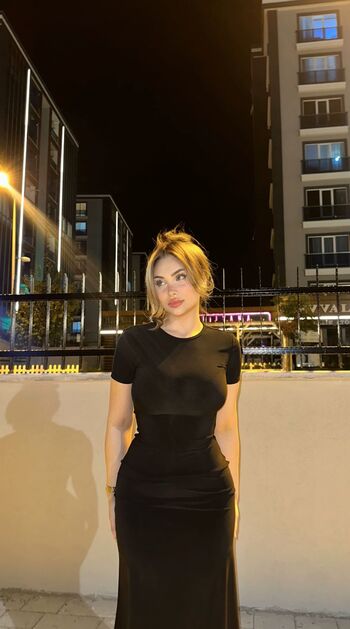 Full leaked Turkish girls private onlyfans photo