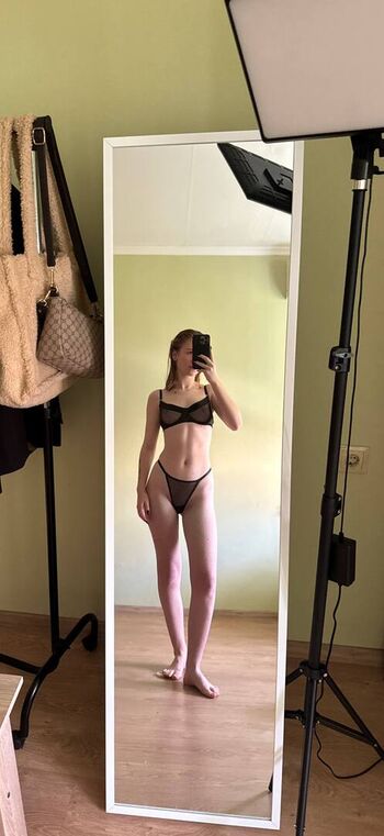 Full leaked Tvoya van private onlyfans photo