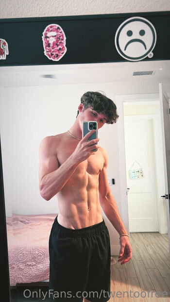 Full leaked Twentoofree private onlyfans photo