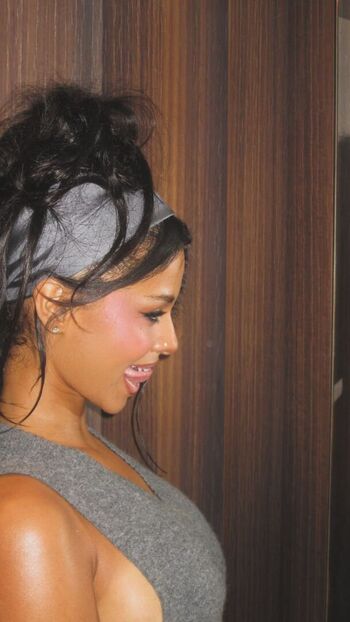 Full leaked Tyla page private onlyfans photo