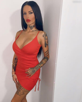Tyraa_Lavie