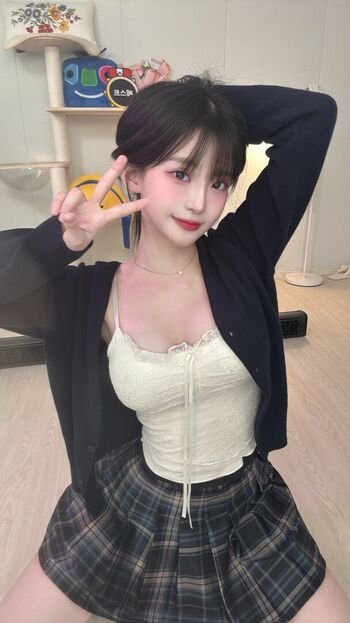 Full leaked U jjung page private onlyfans photo