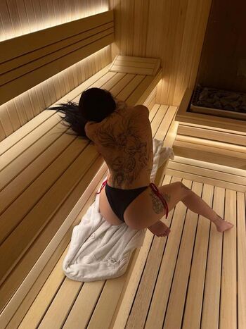 Full leaked Uki q page private onlyfans photo