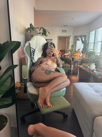 Full leaked Uluvzellavip private onlyfans photo