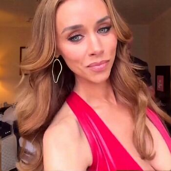 Full leaked Una healy private onlyfans photo