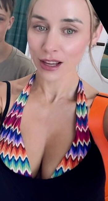 Full leaked Una healy private onlyfans photo