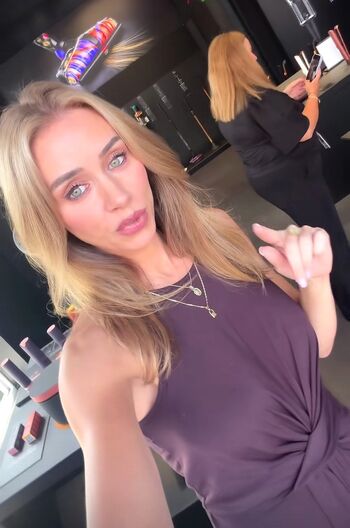Full leaked Una healy page private onlyfans photo