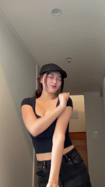 Full leaked Unaunayuuna page private onlyfans photo