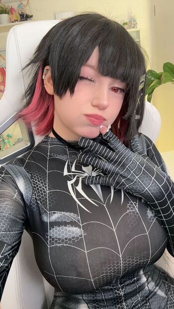 Full leaked Upminaa  page private onlyfans photo