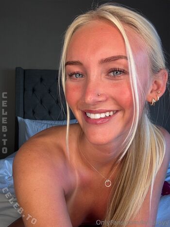 Full leaked Urefavoriteblondevip private onlyfans photo