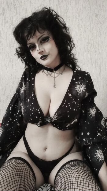 Full leaked Usagiisenshi private onlyfans photo