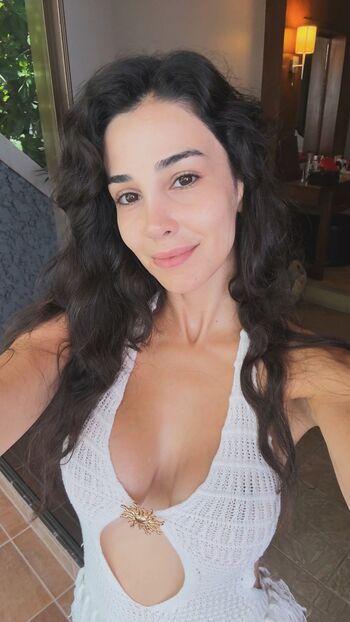 Full leaked Vahide bulu private onlyfans photo