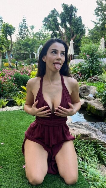 Full leaked Vahide bulu private onlyfans photo