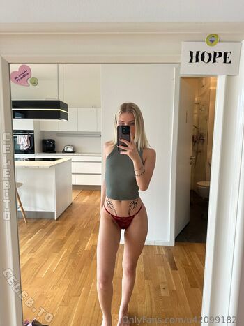 Full leaked Valeriavee private onlyfans photo