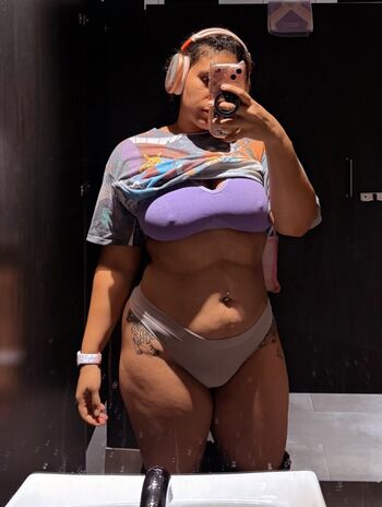 Full leaked Valeriezun private onlyfans photo
