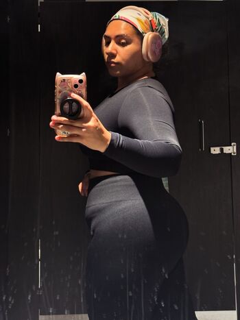 Full leaked Valeriezun private onlyfans photo