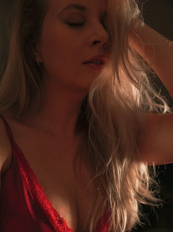 Valeriya ASMR