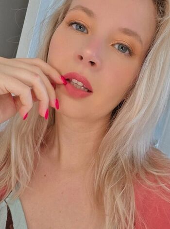 Valeriya ASMR