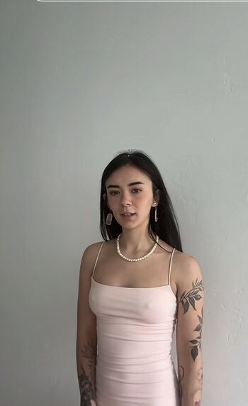 Full leaked Valiroe private onlyfans photo