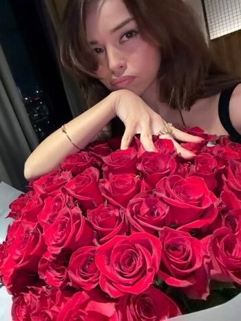 Full leaked Valkyrae page private onlyfans photo