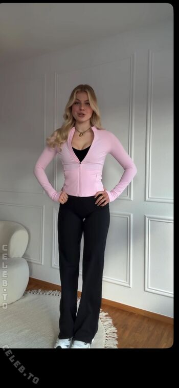 Full leaked Vallixpauline private onlyfans photo