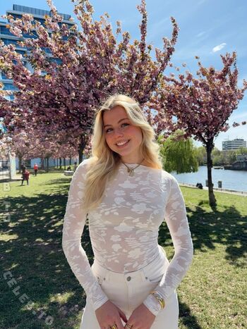 Full leaked Vallixpauline page private onlyfans photo