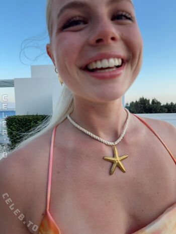 Full leaked Vallixpauline private onlyfans photo