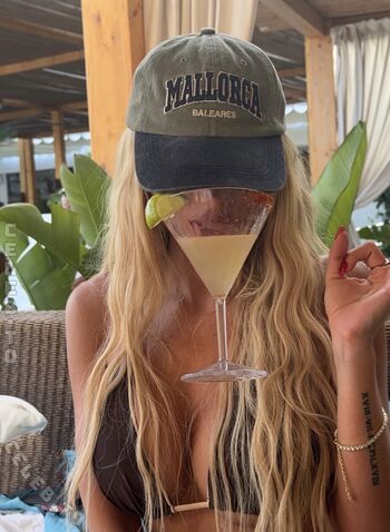 Full leaked Vallybest private onlyfans photo