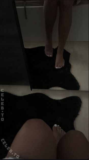 Full leaked Valonaash page private onlyfans photo