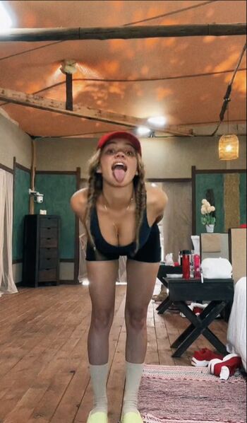 Full leaked Valya karnaval private onlyfans photo