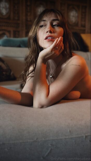 Full leaked Vampirewaifu private onlyfans photo
