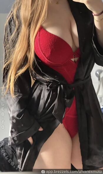 Full leaked Vanexmoto private onlyfans photo