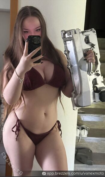 Full leaked Vanexmoto private onlyfans photo