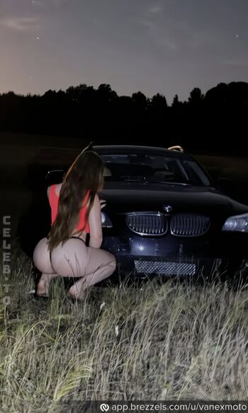 Full leaked Vanexmoto private onlyfans photo