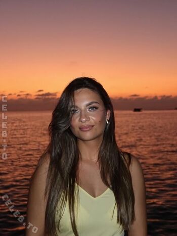 Full leaked Vanutschii private onlyfans photo