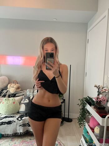 Full leaked Veefroggy private onlyfans photo