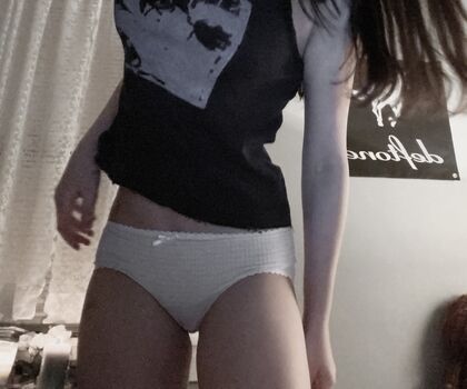 Full leaked Veildose private onlyfans photo