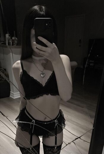 Full leaked Veildose private onlyfans photo