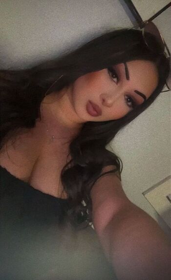 Full leaked Velizkira private onlyfans photo