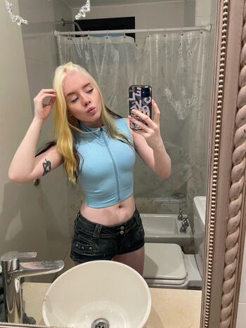 Full leaked Velvetvalen private onlyfans photo